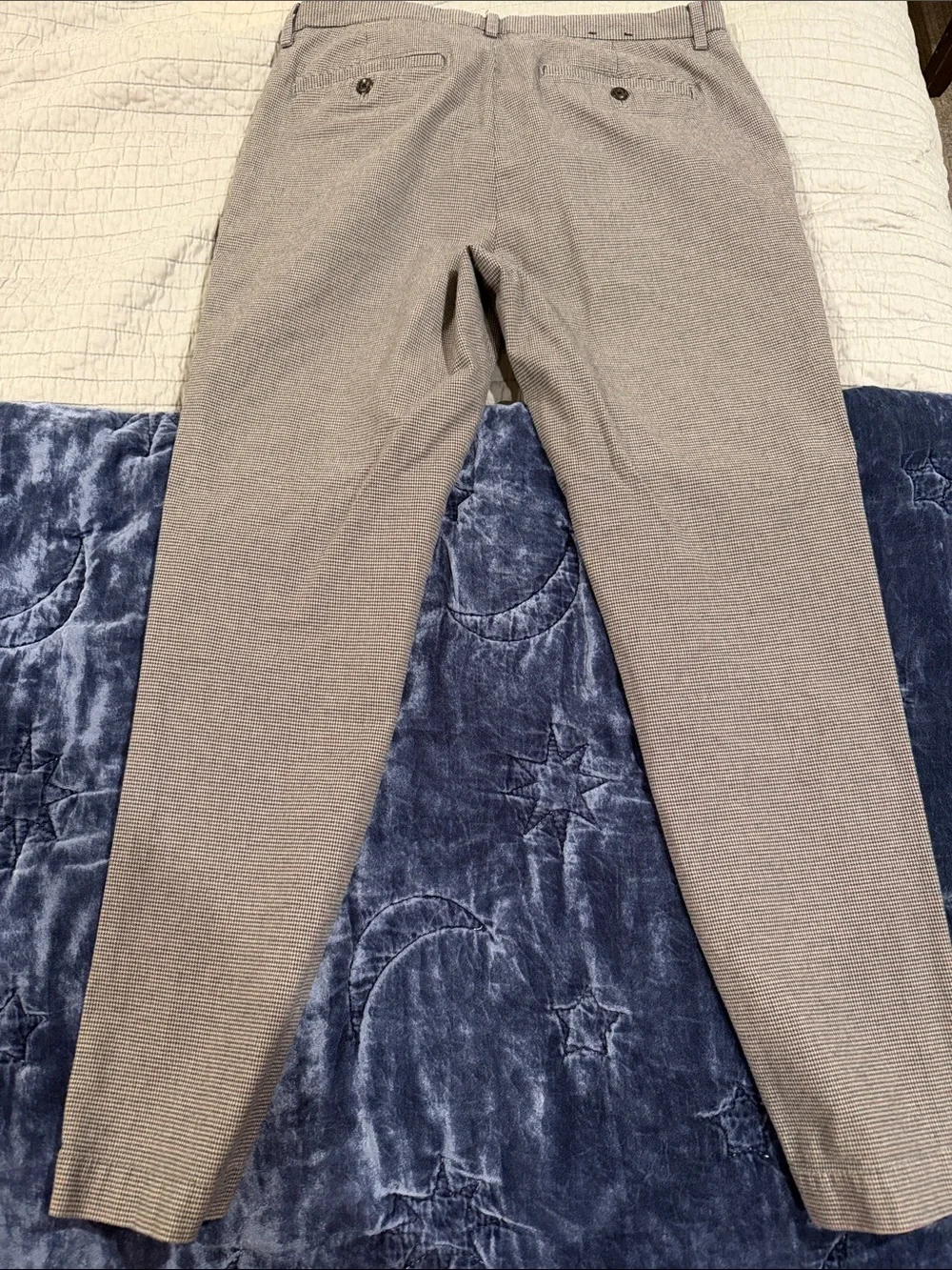 Banana Republic Men's Chinos in Light Gray Houndstooth